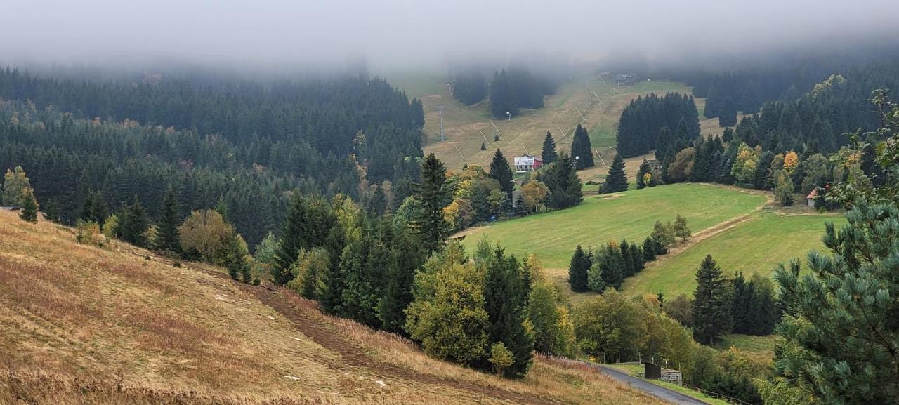 Ferienwohnung Vyhledy Bez Hranic By Mountain Ways Loučná pod Klínovcem Exterior foto